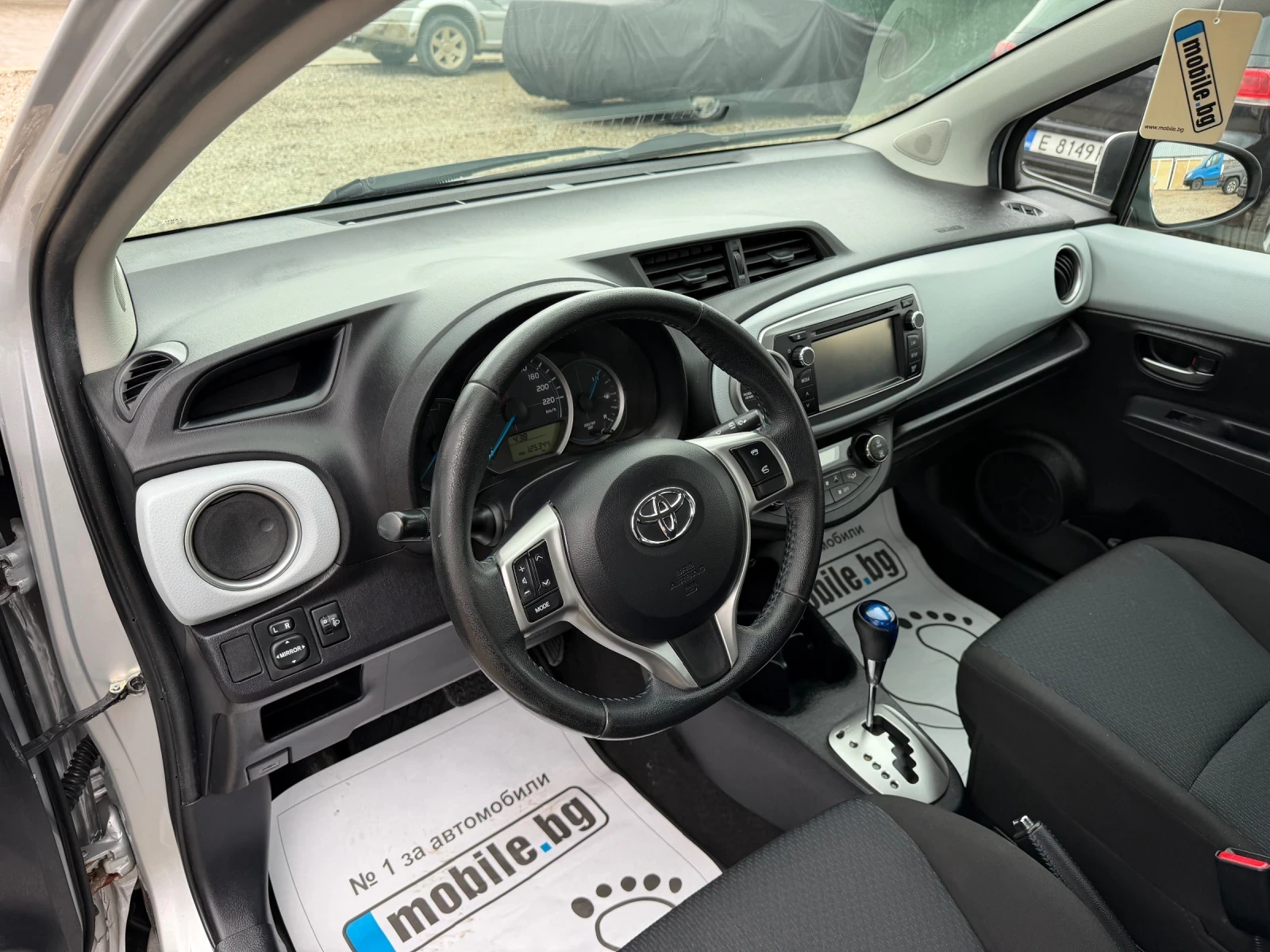 Toyota Yaris 1.5i/hybrid/NAVI/EVRO5B/, снимка 11 - Автомобили и джипове - 54071878