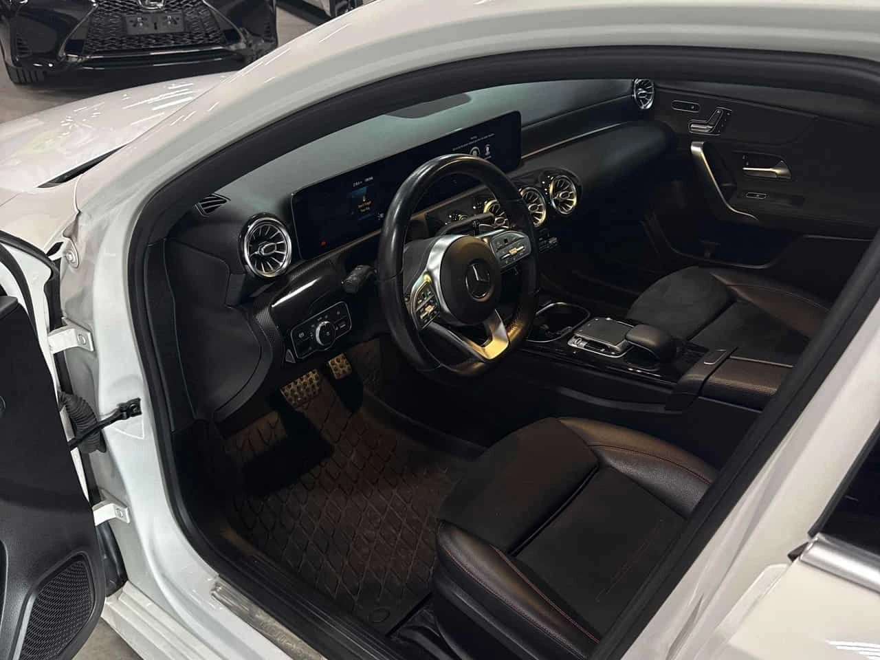 Mercedes-Benz A 220 CARFAX, снимка 5 - Автомобили и джипове - 54126104