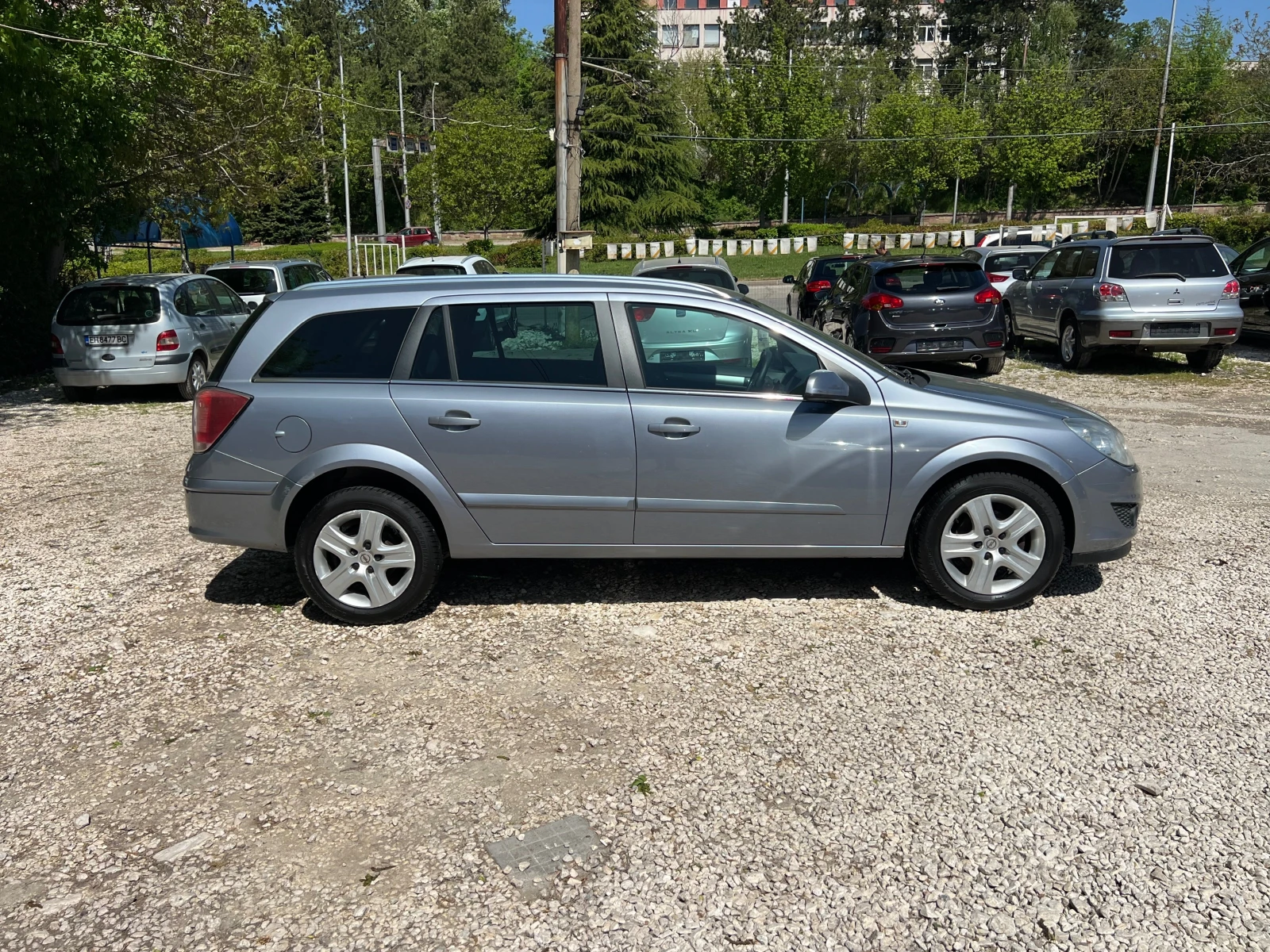 Opel Astra 1, 7cdti , снимка 2 - Автомобили и джипове - 54329726