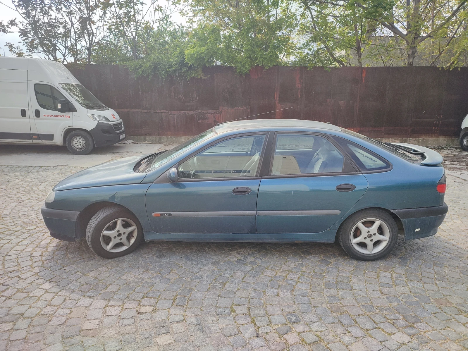 Renault Laguna, снимка 2 - Автомобили и джипове - 54358510