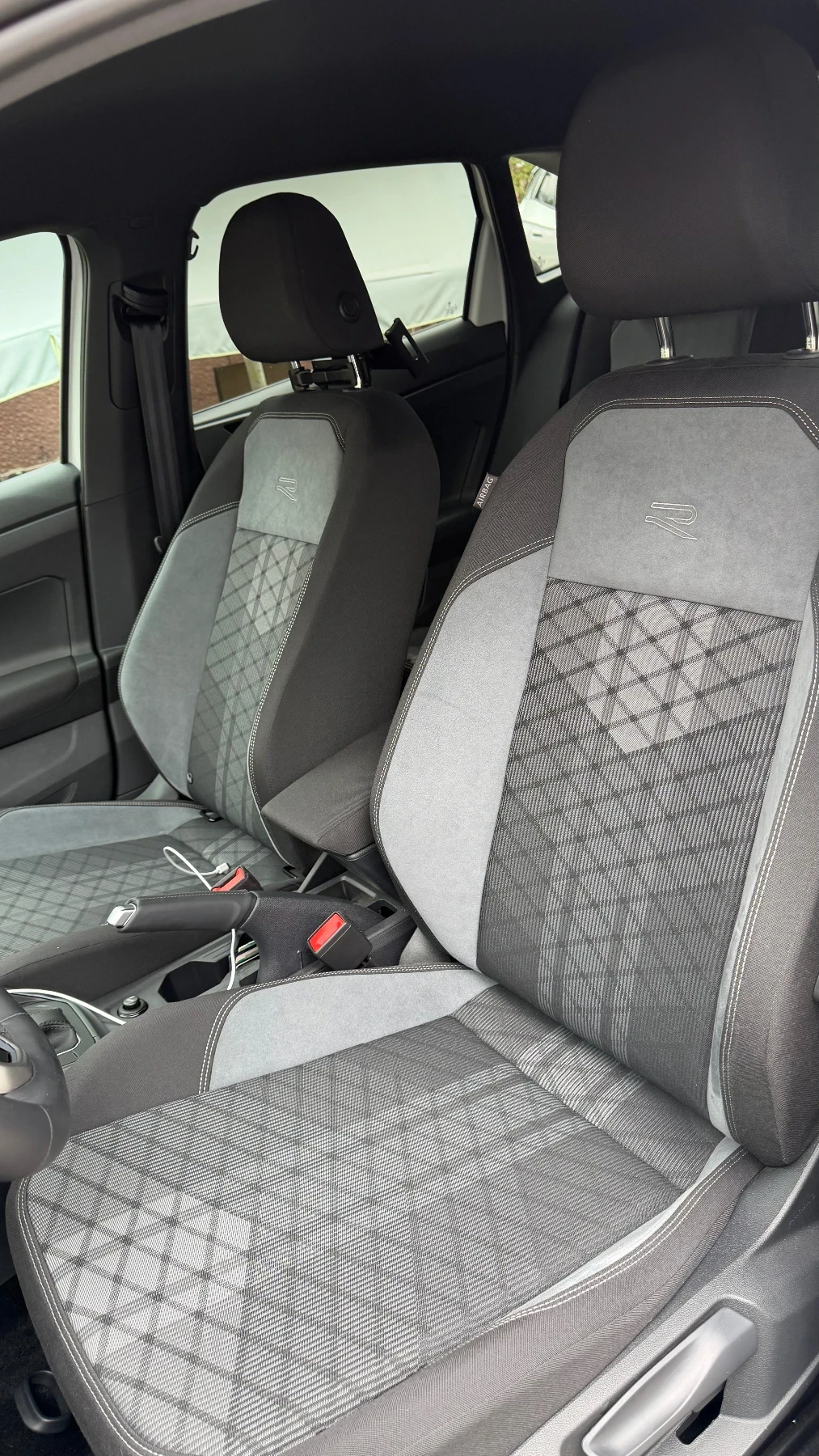 VW Taigo 1, 5 TSI R-Line, снимка 7 - Автомобили и джипове - 54483804