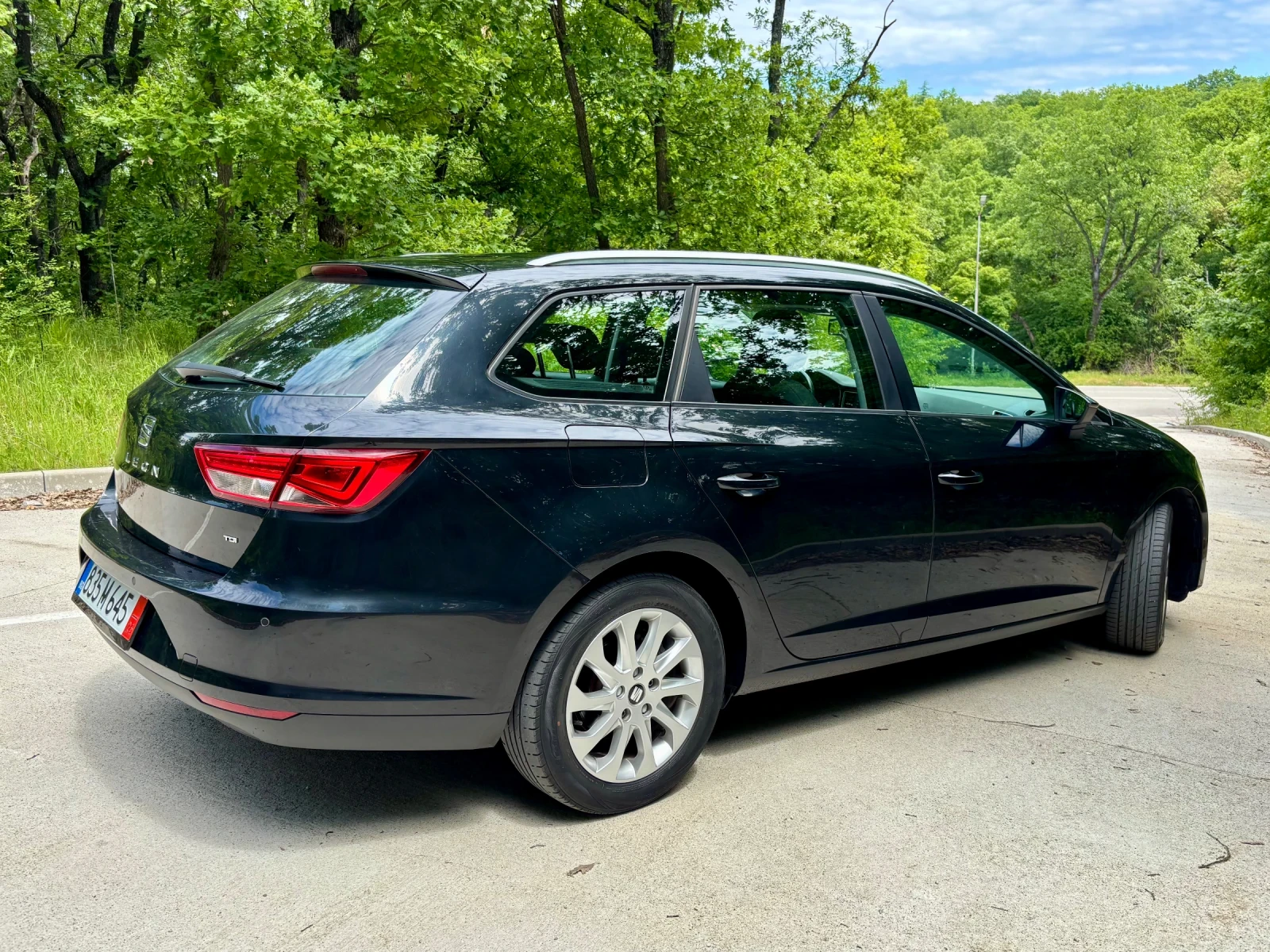 Seat Leon, снимка 4 - Автомобили и джипове - 54606943