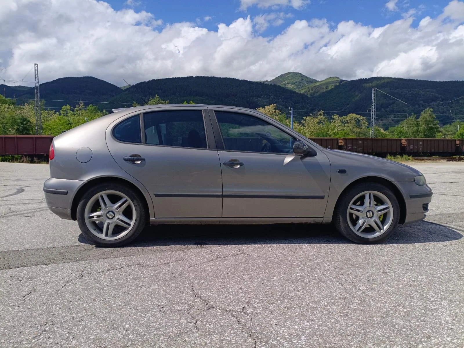 Seat Leon 1.9 TDI, снимка 9 - Автомобили и джипове - 54751895
