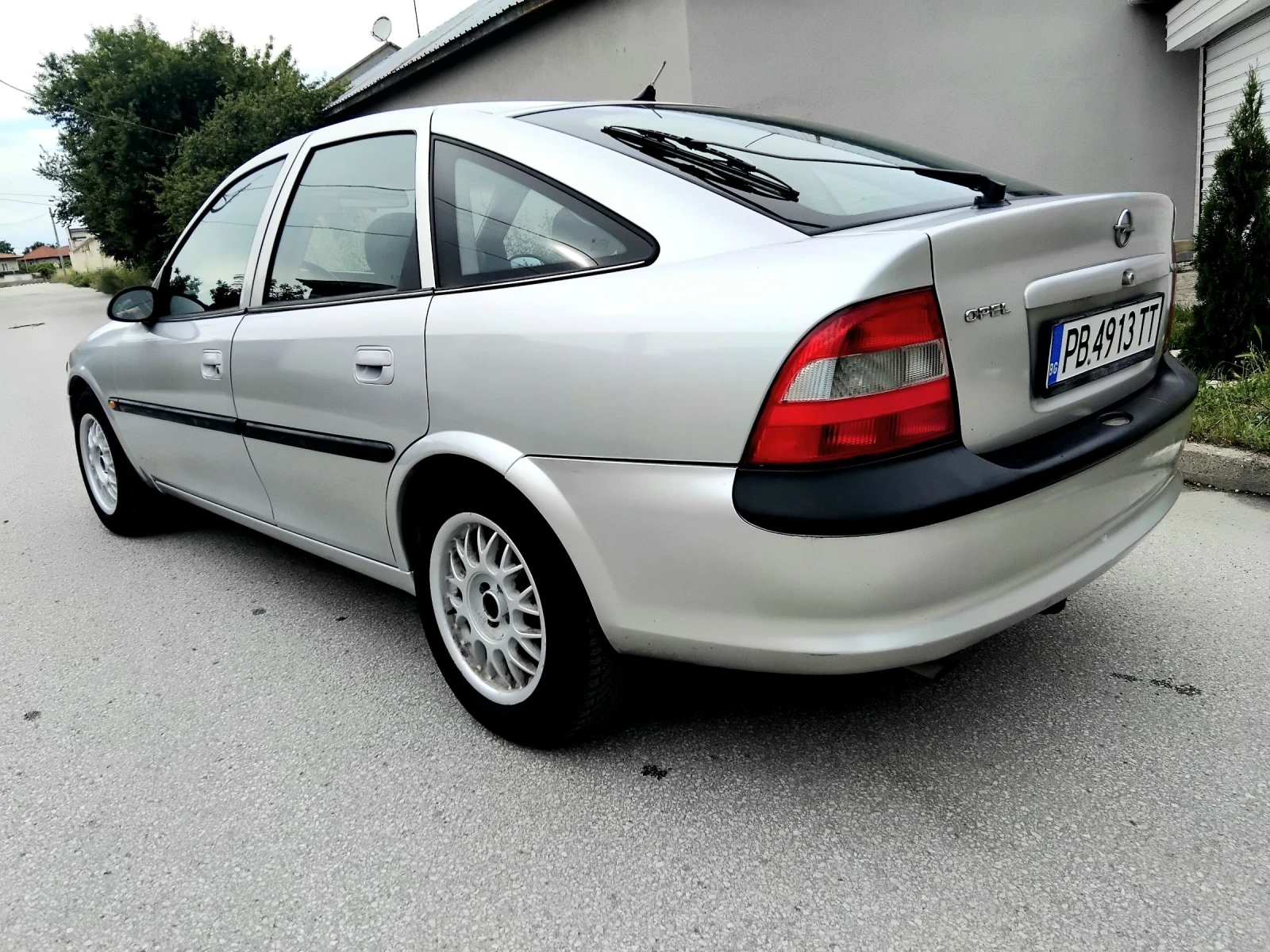 Opel Vectra 1.6.МОНО.75к+ КЛИМА + ГАЗ , снимка 2 - Автомобили и джипове - 54795248