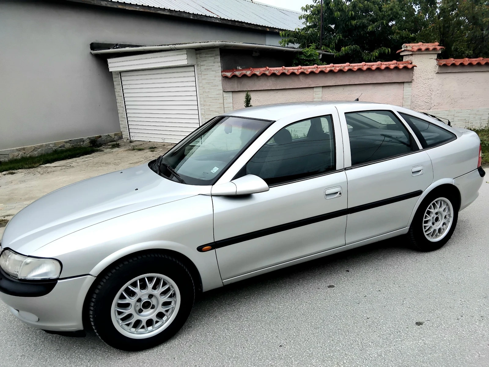 Opel Vectra 1.6.МОНО.75к+ КЛИМА + ГАЗ , снимка 11 - Автомобили и джипове - 54795248
