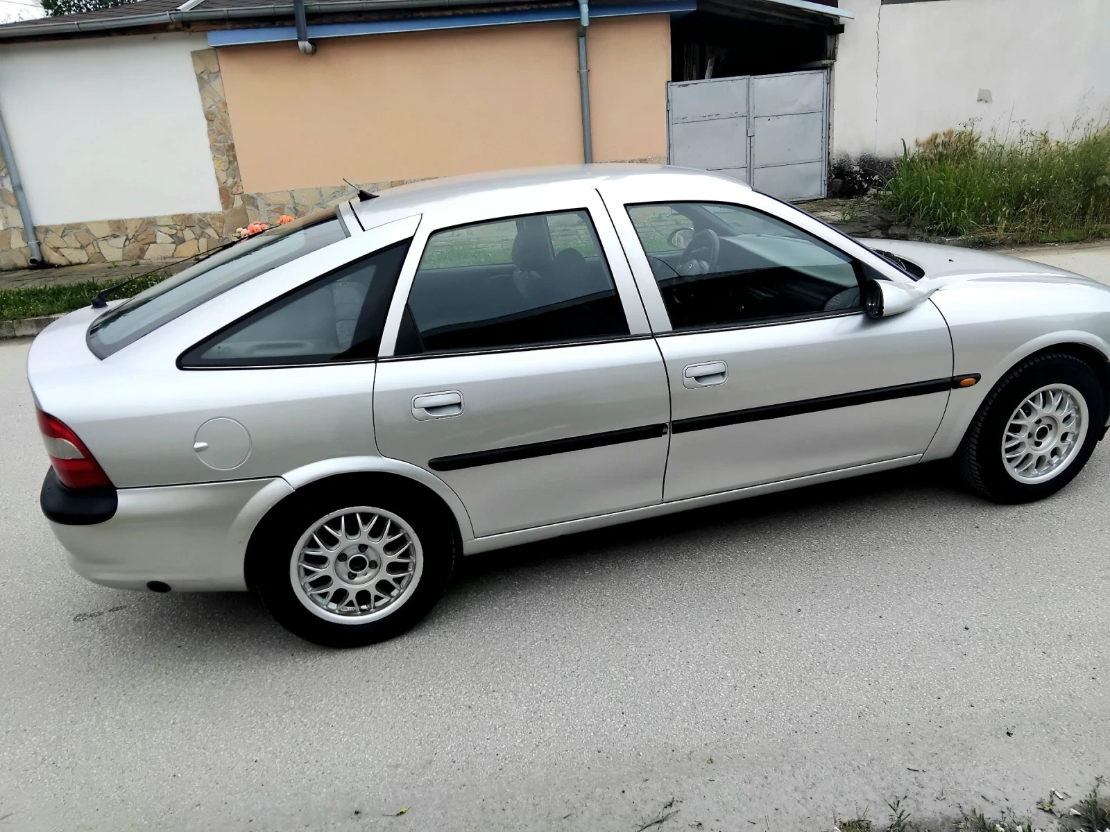 Opel Vectra 1.6.МОНО.75к+ КЛИМА + ГАЗ , снимка 9 - Автомобили и джипове - 54795248