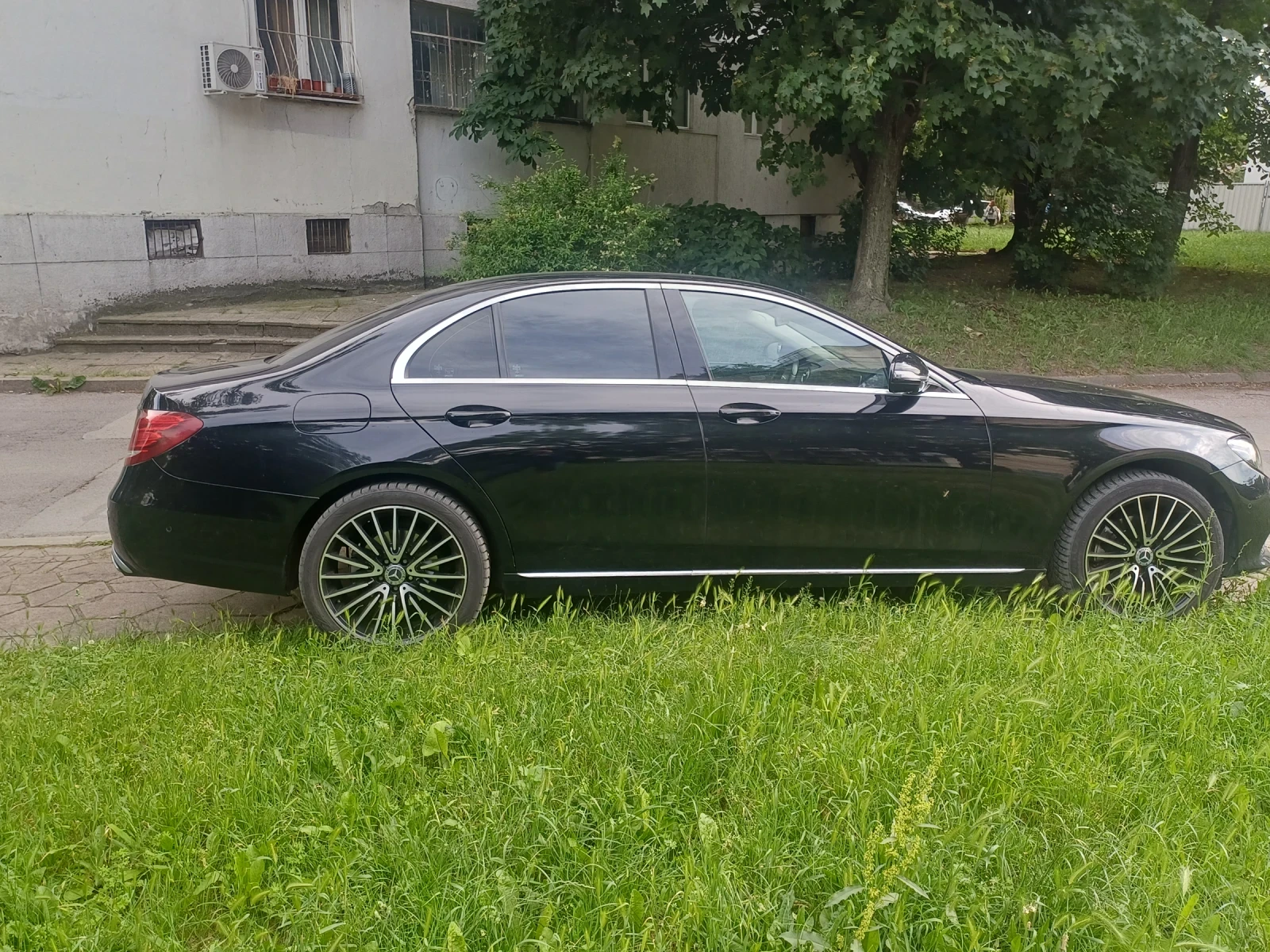 Mercedes-Benz E 220 2.0D 194к.с., снимка 4 - Автомобили и джипове - 54930446