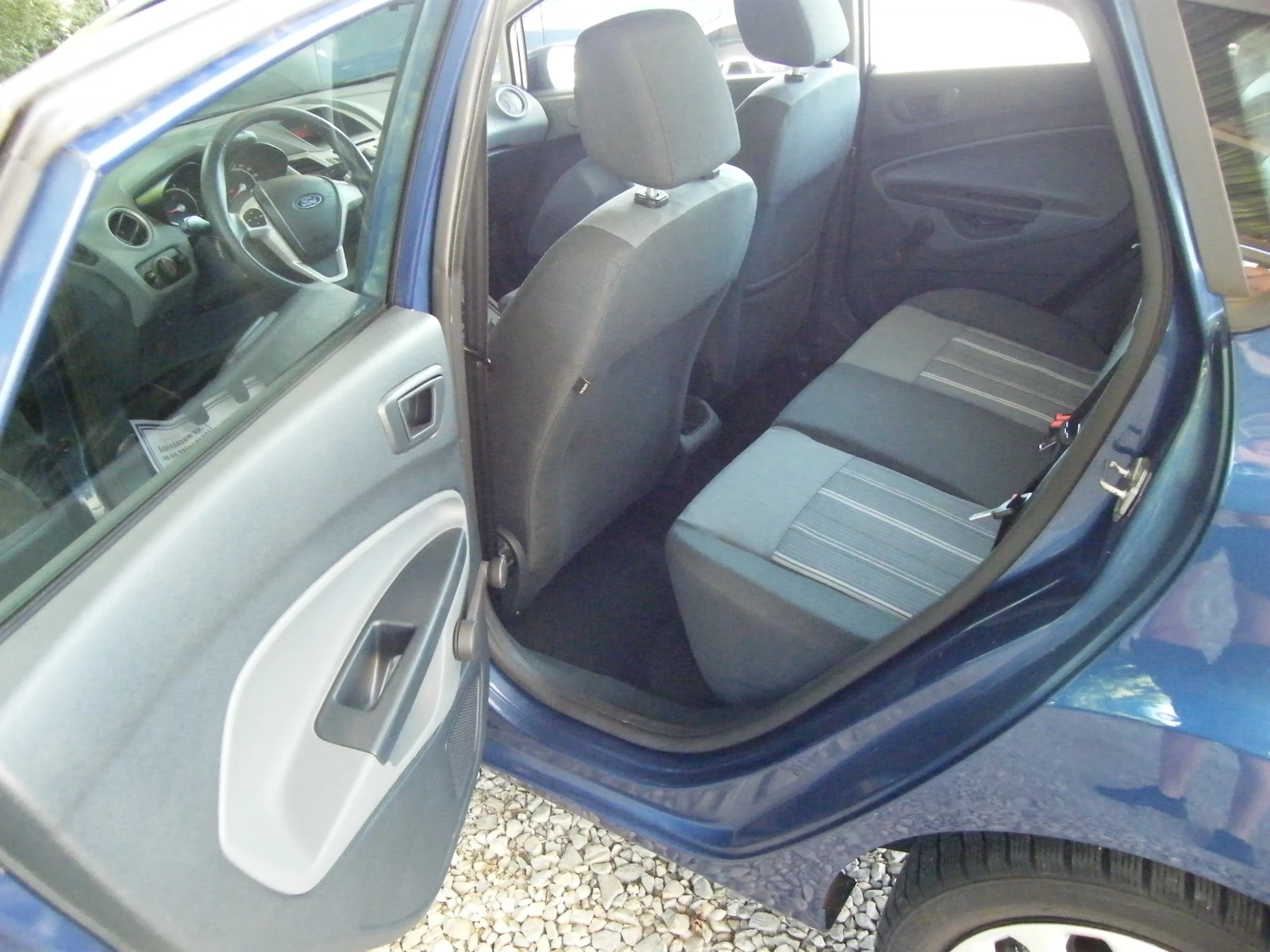 Ford Fiesta 1.2i, снимка 9 - Автомобили и джипове - 55182714