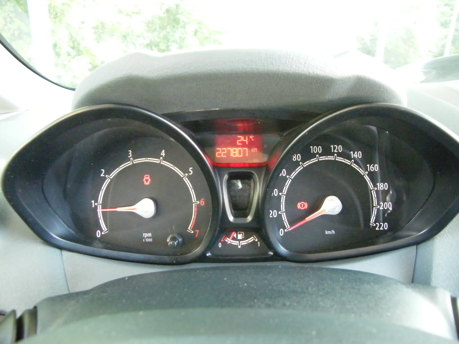 Ford Fiesta 1.2i, снимка 13 - Автомобили и джипове - 55182714