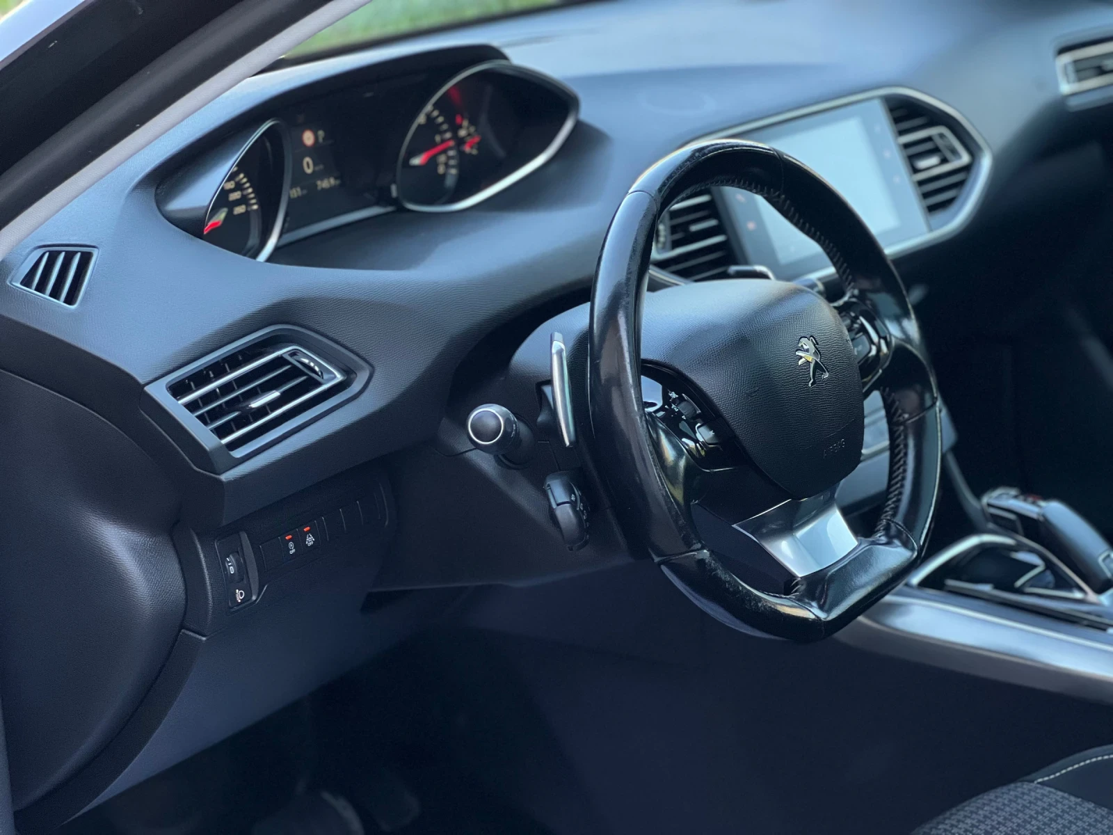 Peugeot 308 AVTO NAVI PANORAMA , снимка 8 - Автомобили и джипове - 55287005