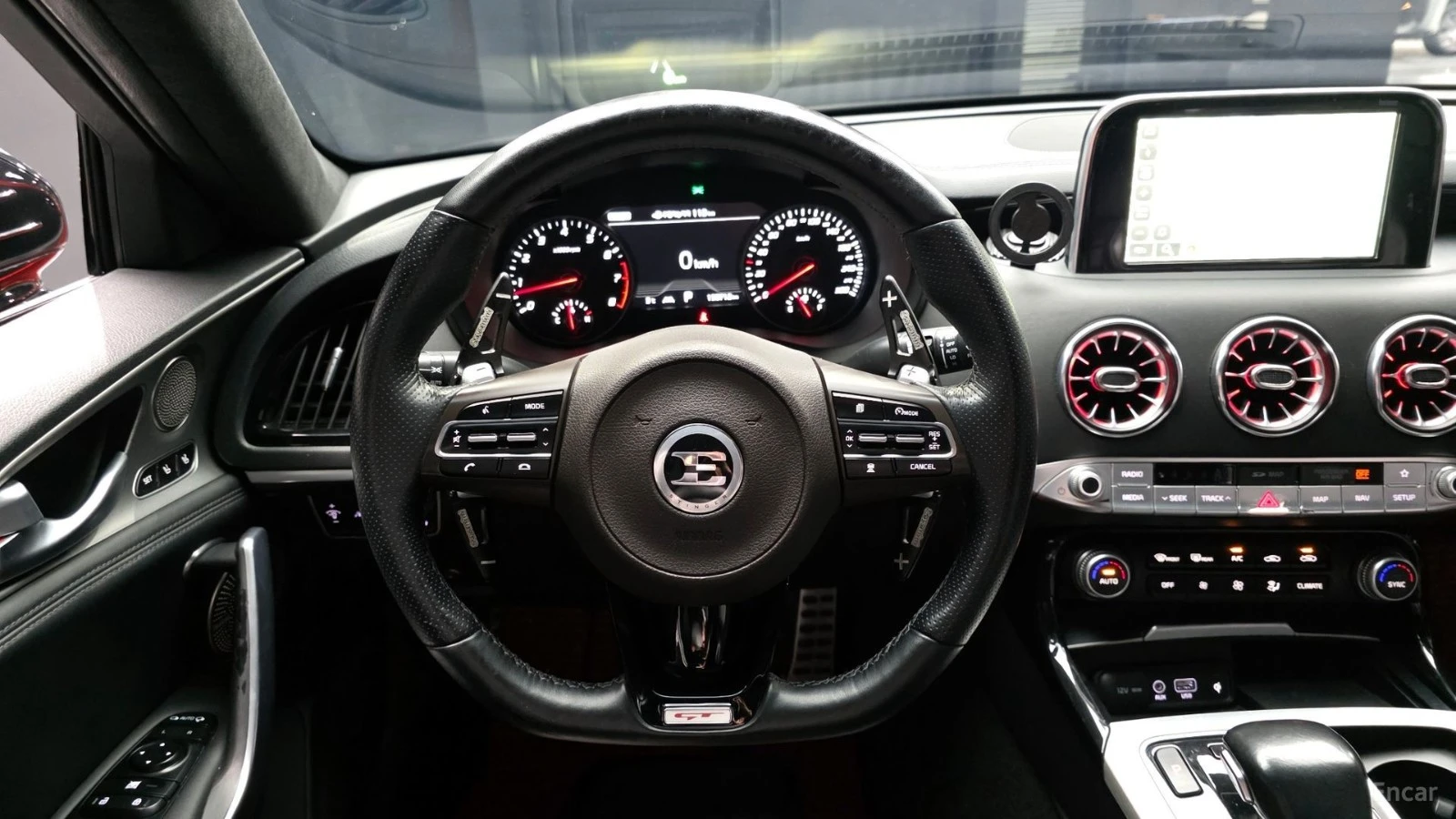Kia Stinger 3.3* TURBO GT* ОБДУХВАНЕ* 360* HEADUP* 4 ПОДГРЕВА, снимка 11 - Автомобили и джипове - 55639005