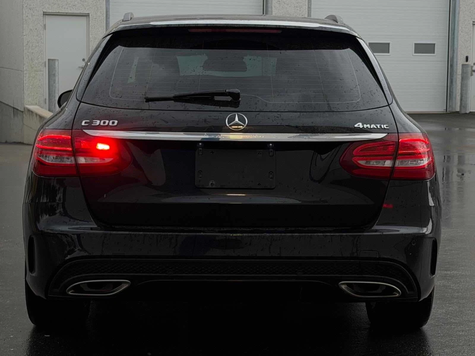 Mercedes-Benz C 300 CARFAX / 360 / DIS / BURMESTER / АВТОКРЕДИТ , снимка 4 - Автомобили и джипове - 55814492