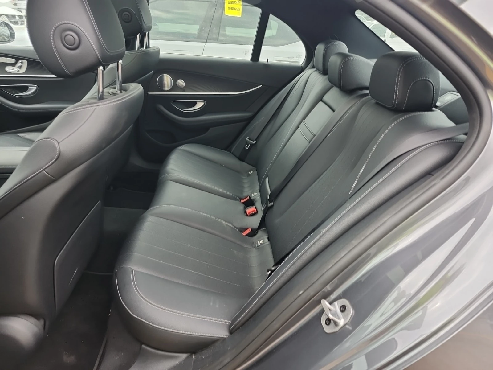 Mercedes-Benz E 300 AMG PKG, 360 CAM, MOON ROOF, BURMESTER, снимка 12 - Автомобили и джипове - 56076132
