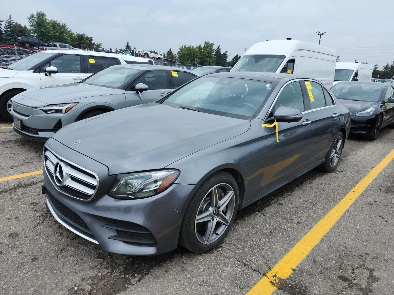 Mercedes-Benz E 300 AMG PKG, 360 CAM, MOON ROOF, BURMESTER