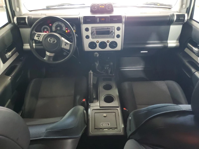 Toyota Fj cruiser 4.0 4x4 TRD , снимка 8 - Автомобили и джипове - 47019520