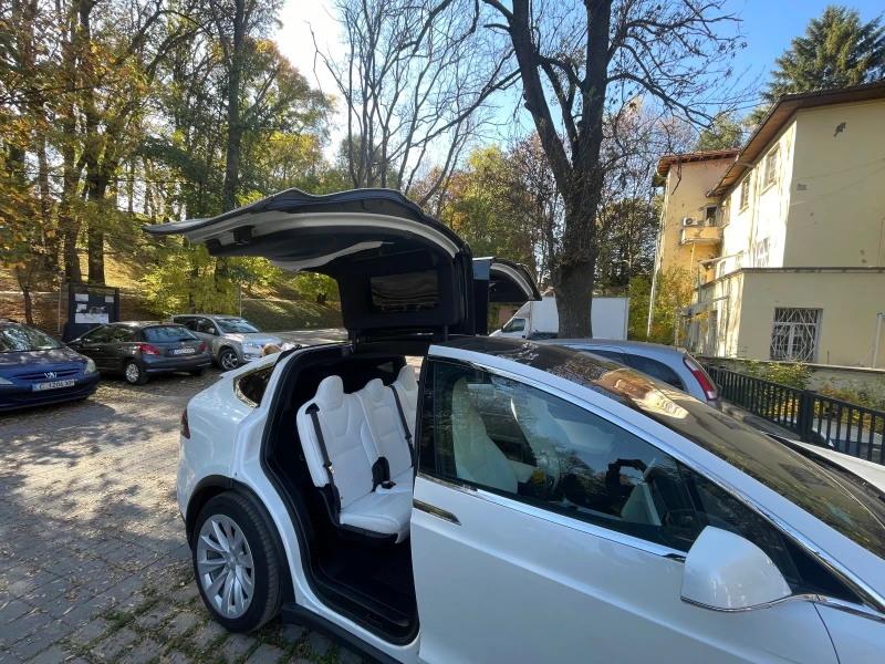 Tesla Model X 75 D, снимка 10 - Автомобили и джипове - 47643444