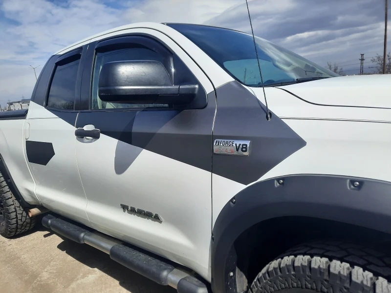 Toyota Tundra 5.7 V8 TRD OFF ROAD GAZ, снимка 12 - Автомобили и джипове - 48573082