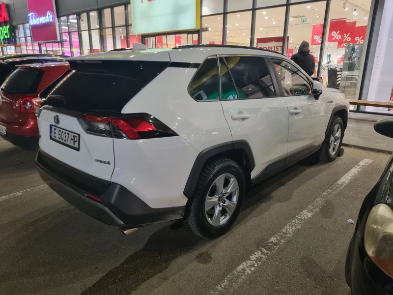 Toyota Rav4, снимка 9 - Автомобили и джипове - 48719375