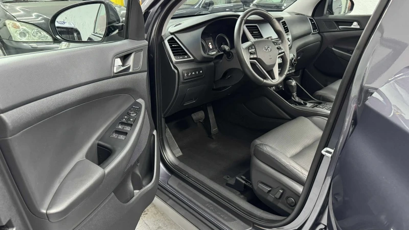 Hyundai Tucson 2.0. CRD// 4WD// PREMIUM, снимка 7 - Автомобили и джипове - 52287212