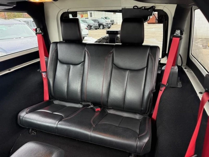 Jeep Wrangler JK RUBICON 2DR* AWD* CARFAX* АВТО КРЕДИТ* , снимка 11 - Автомобили и джипове - 53249533