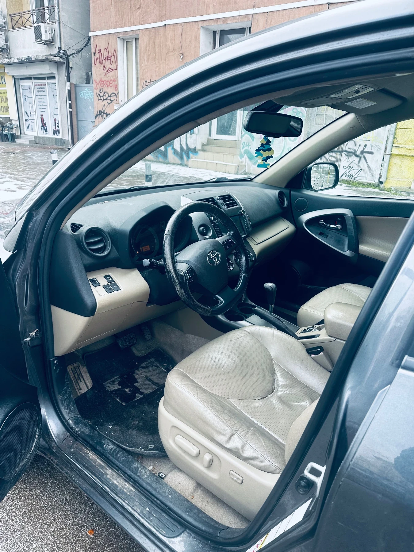 Toyota Rav4 Регистриран, Вс платено 2.2D, Автоматик - изображение 6