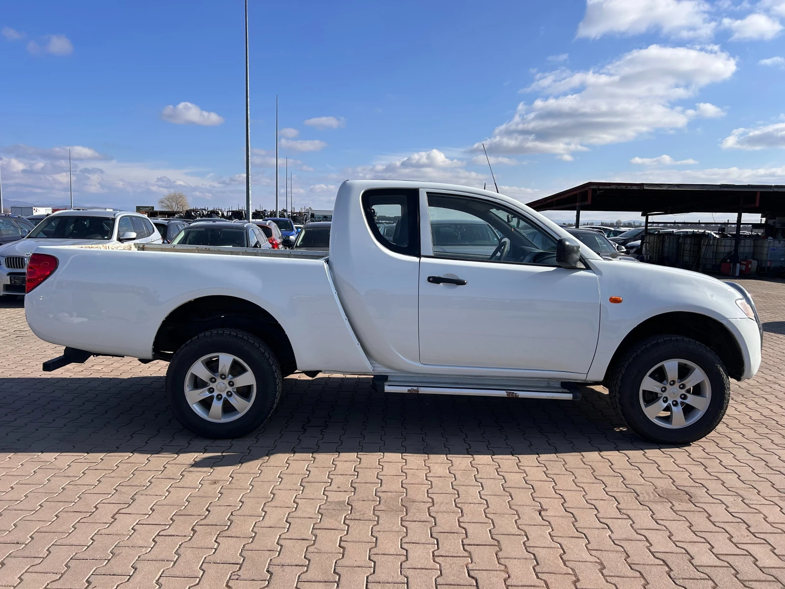 Mitsubishi L200 2.5D 4X4 3+ 1  - изображение 5