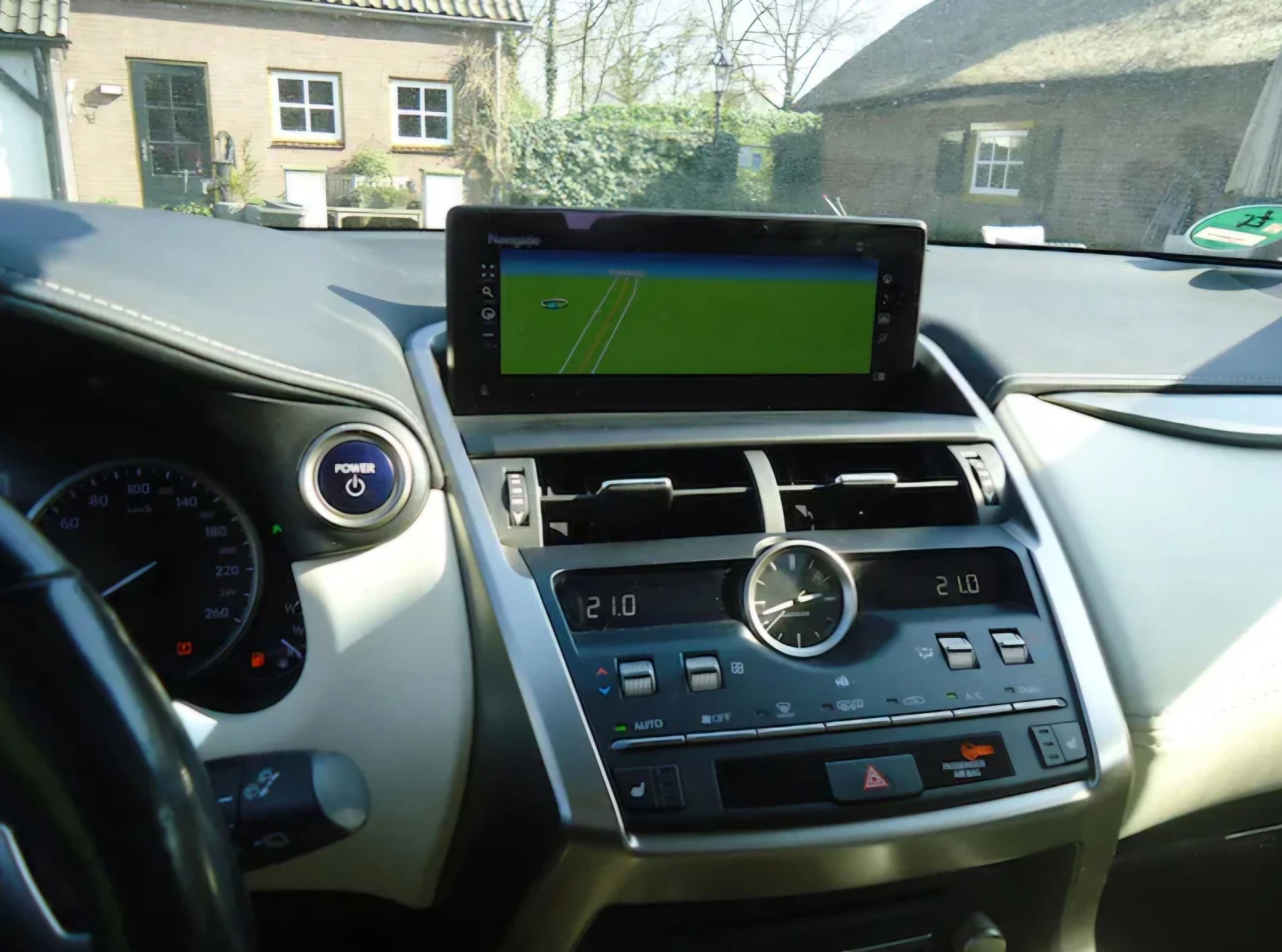 Lexus NX 300h Luxury Line 4х4 Distronic , снимка 15 - Автомобили и джипове - 53913160