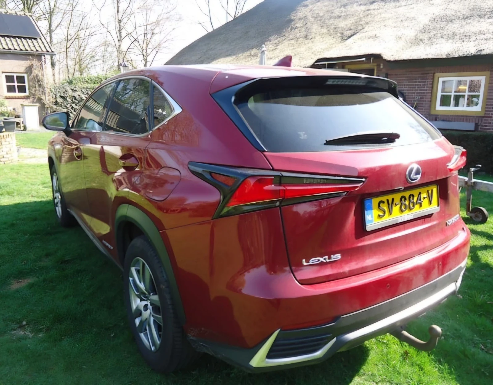 Lexus NX 300h Luxury Line 4х4 Distronic , снимка 7 - Автомобили и джипове - 53913160