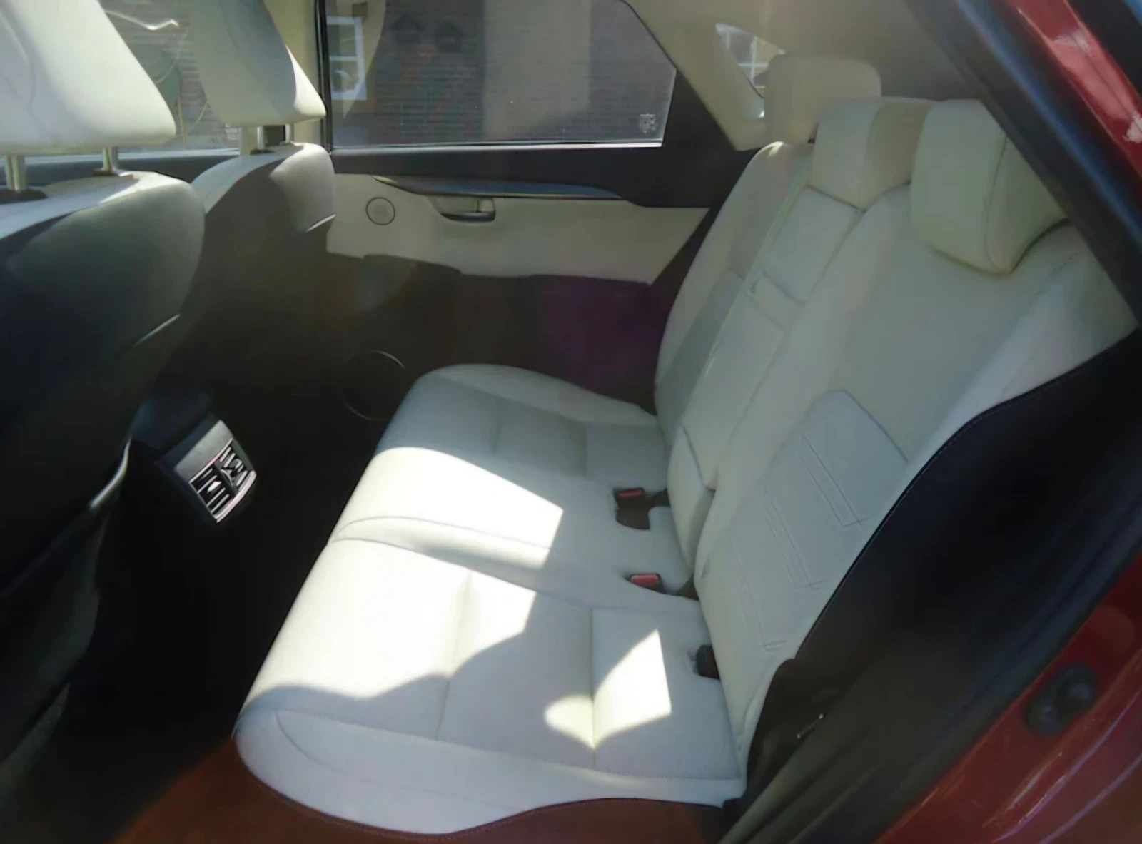 Lexus NX 300h Luxury Line 4х4 Distronic , снимка 9 - Автомобили и джипове - 53913160