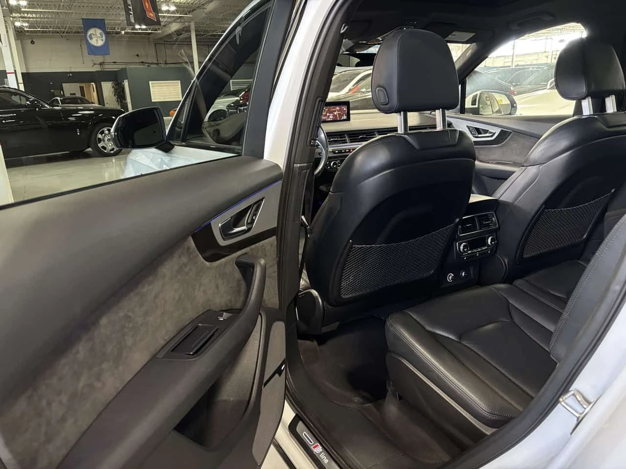Audi Q7 * Technik| QUATTRO| S LINE| TIPTRONIC| 7PASS| CLUS, снимка 9 - Автомобили и джипове - 55347147