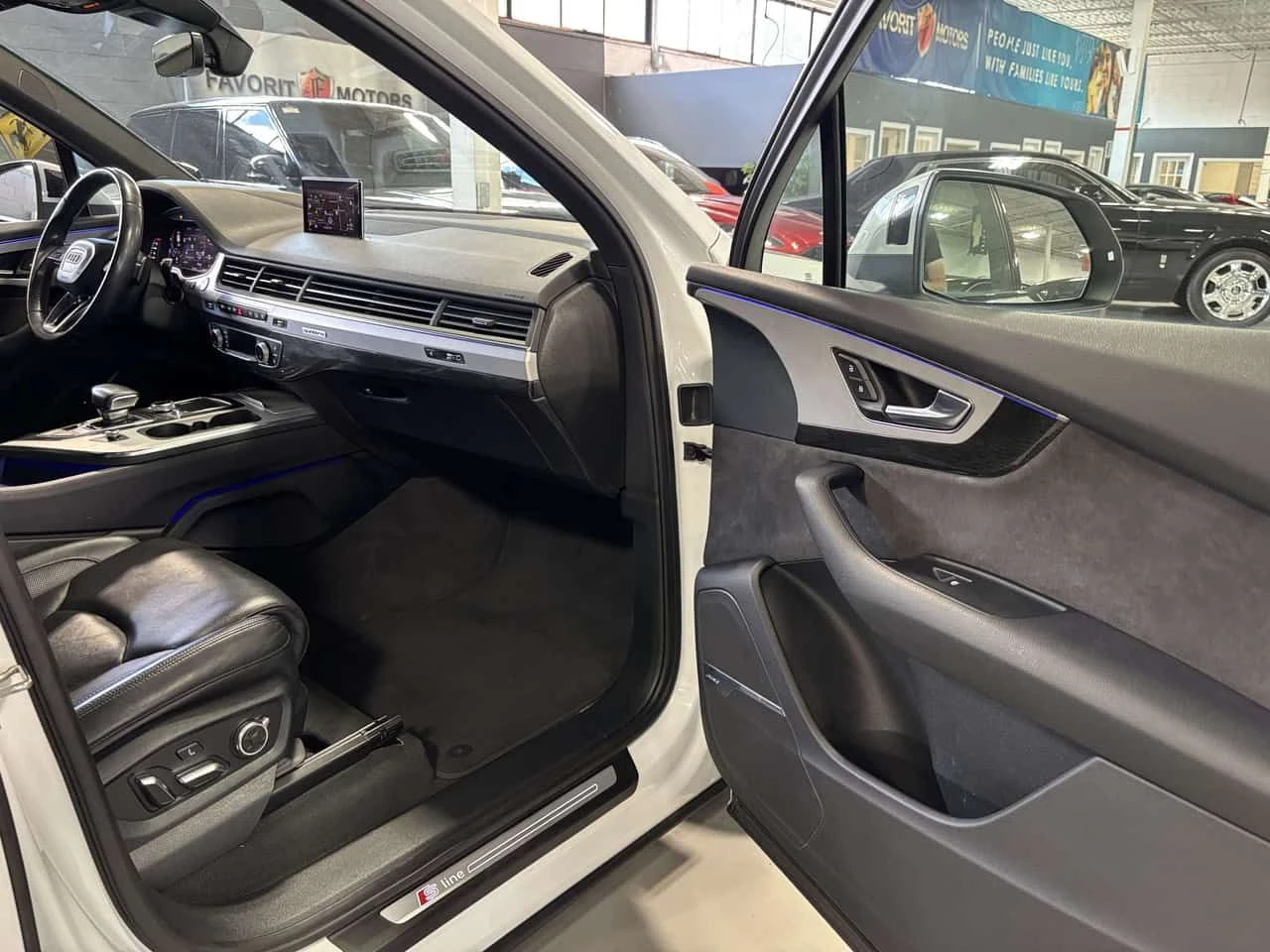 Audi Q7 * Technik| QUATTRO| S LINE| TIPTRONIC| 7PASS| CLUS, снимка 16 - Автомобили и джипове - 55347147