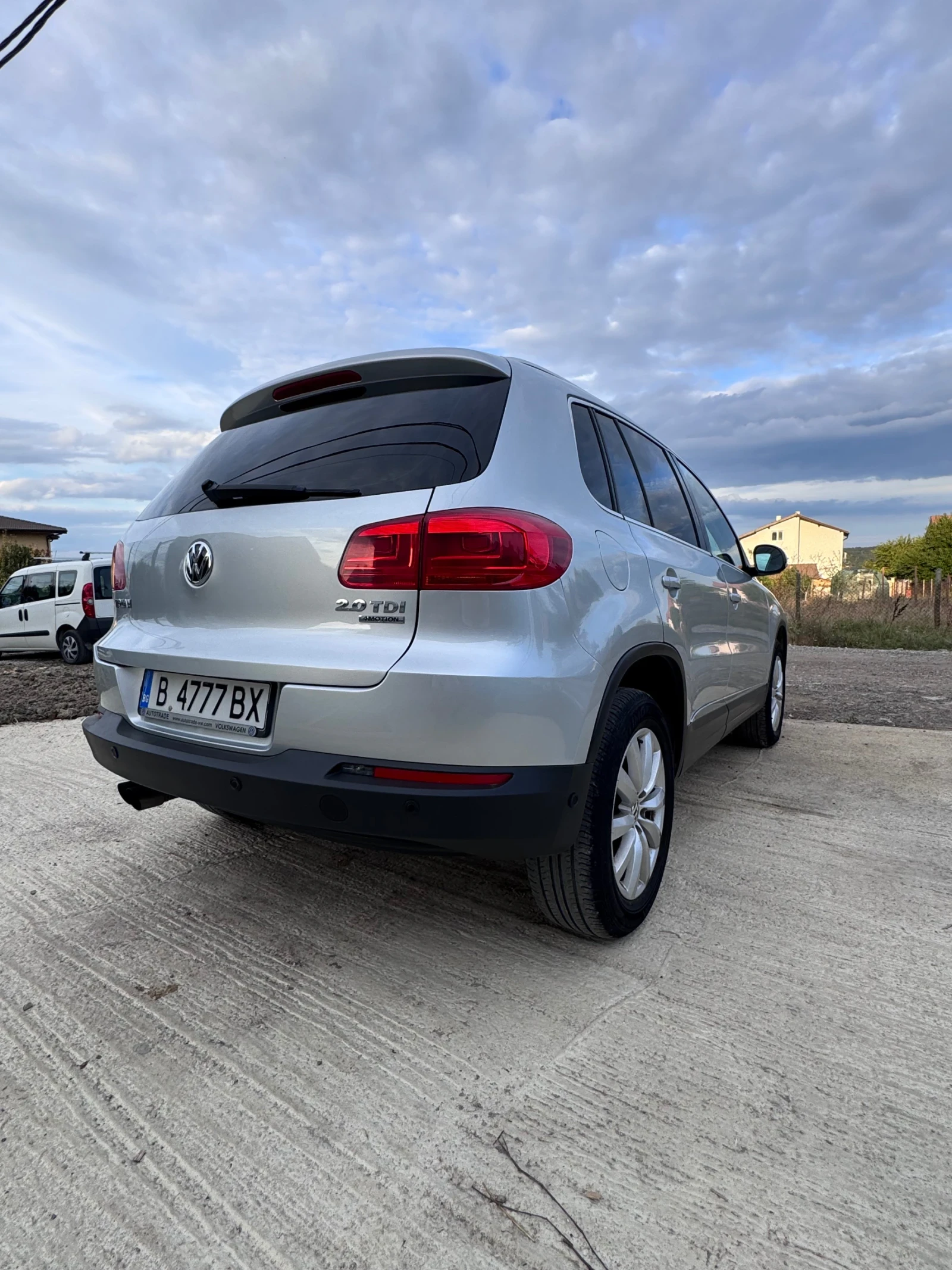 VW Tiguan, снимка 6 - Автомобили и джипове - 56087584