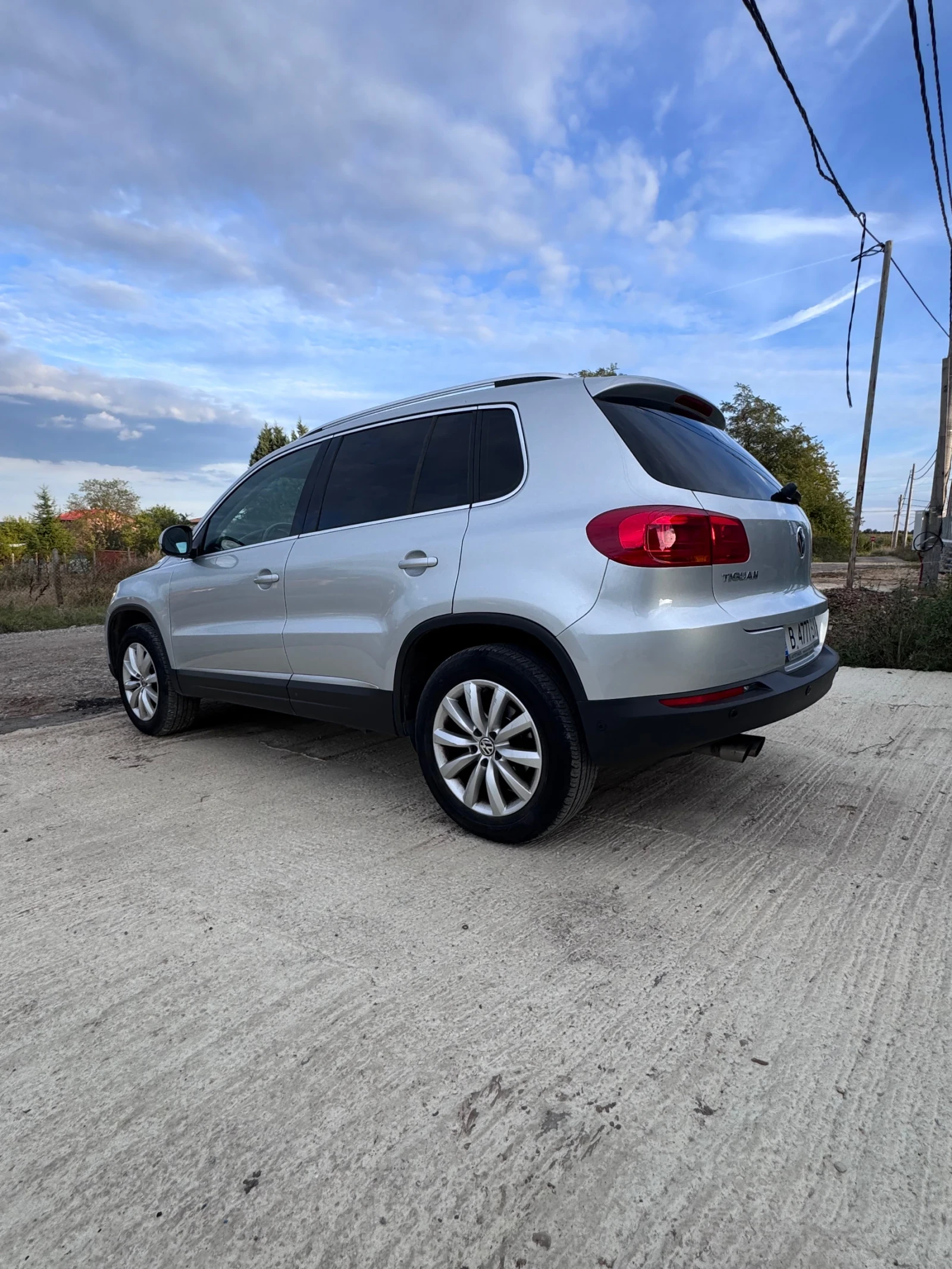 VW Tiguan, снимка 2 - Автомобили и джипове - 56087584