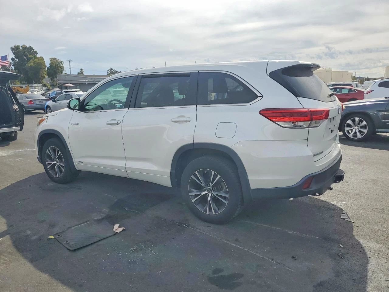 Toyota Highlander 3.5l Hybrid Le, снимка 2 - Автомобили и джипове - 56145287
