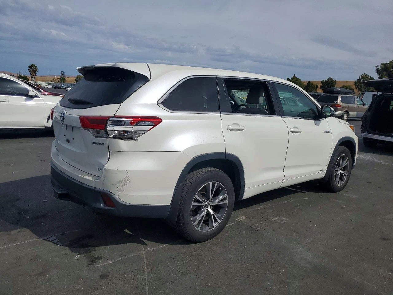 Toyota Highlander 3.5l Hybrid Le, снимка 3 - Автомобили и джипове - 56145287