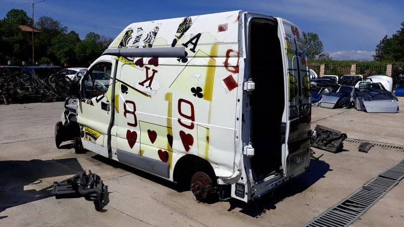 Renault Trafic 2.0D, снимка 3 - Бусове и автобуси - 50298881