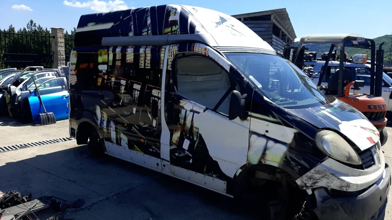 Renault Trafic 2.0D, снимка 2 - Бусове и автобуси - 50298881