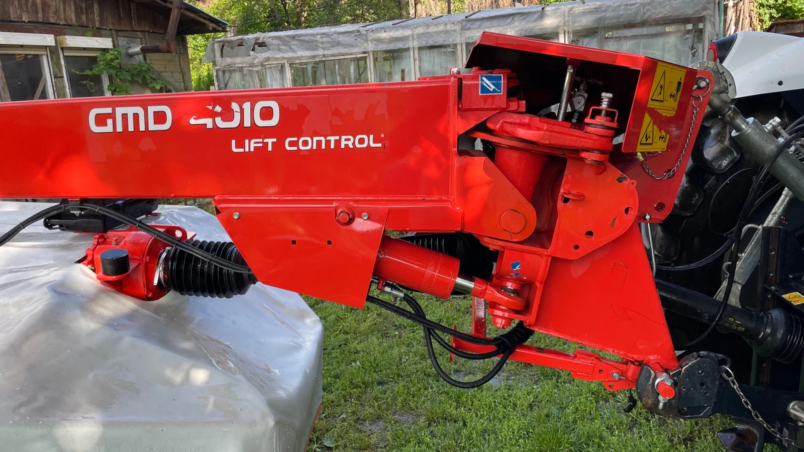 Сенокосачка Друга марка KUHN GMD 4010 LIFT KONTROL, снимка 2 - Селскостопанска техника - 54805924