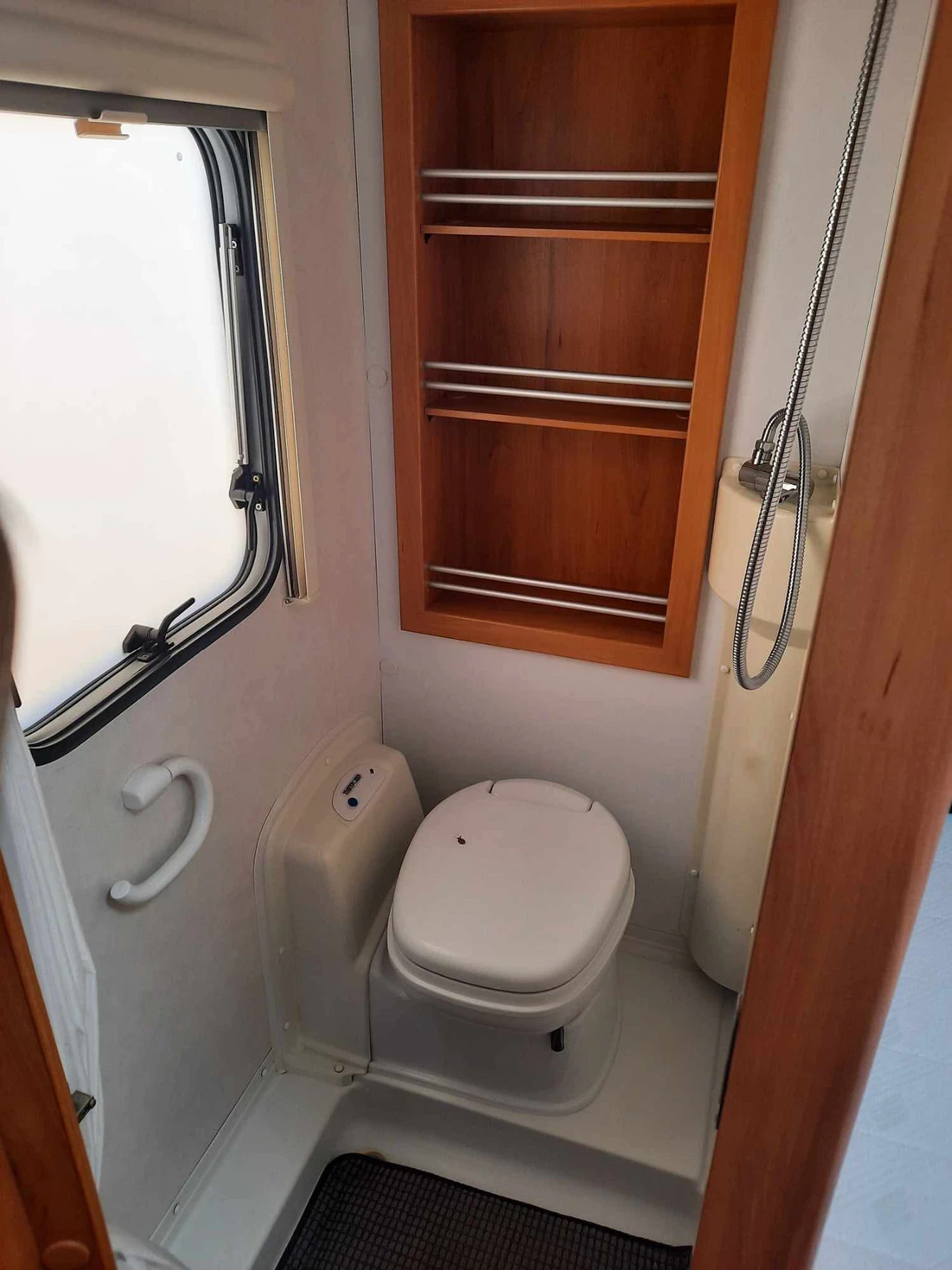 Каравана HYMER / ERIBA Nova 435 - изображение 10