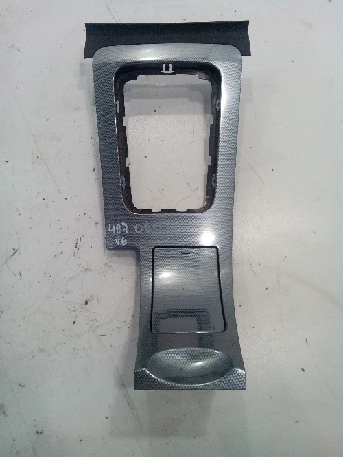 Поставка чашка за Пежо 407