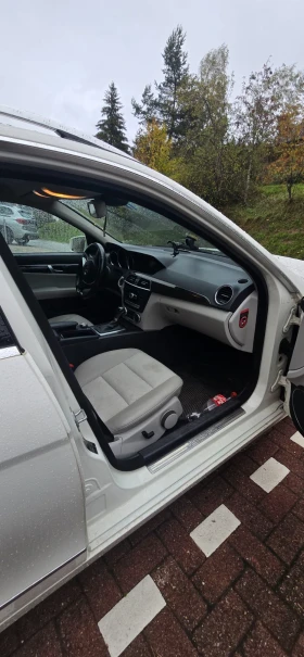 Mercedes-Benz C 200 Facelift , снимка 4