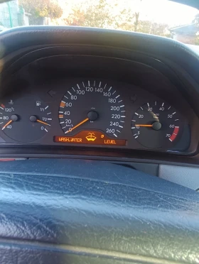 Mercedes-Benz E 320 4MATIC, снимка 17