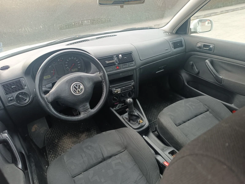 VW Golf 1.9 tdi 90 ks, снимка 6 - Автомобили и джипове - 44495393