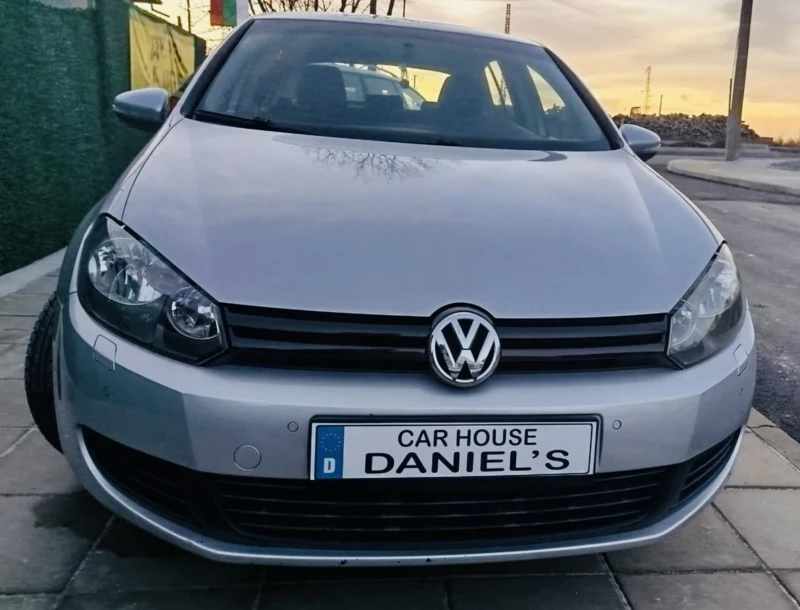 VW Golf 1.6 TDI 105кс, снимка 2 - Автомобили и джипове - 47950331