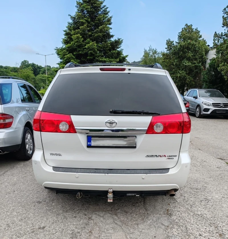 Toyota Sienna, снимка 6 - Автомобили и джипове - 48347930