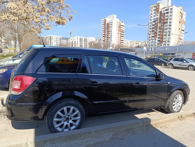 Opel Astra Station vagon, снимка 11 - Автомобили и джипове - 49442085