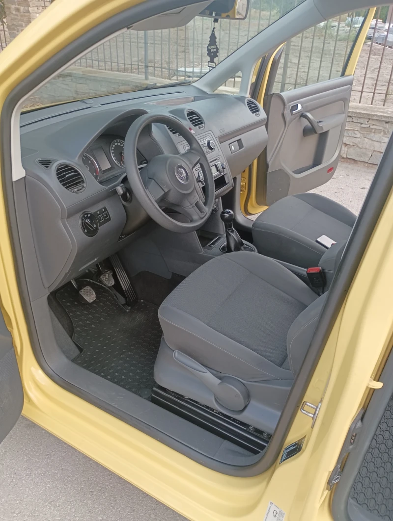 VW Caddy 1.2TSI, снимка 6 - Автомобили и джипове - 52396565