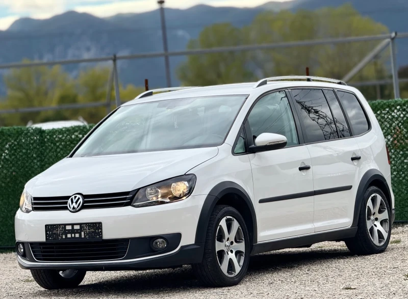 VW Touran CROSS 2.0TDi , снимка 3 - Автомобили и джипове - 51955853