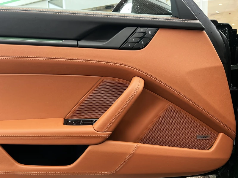 Porsche 911 992.2 TARGA 4 GTS/CARBON DESIGN/BOSE/MATRIX/LIFT/ , снимка 10 - Автомобили и джипове - 52200414