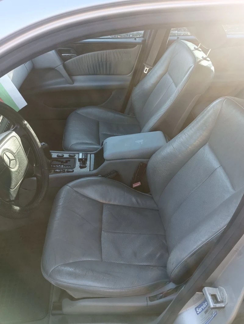 Mercedes-Benz E 320 4MATIC, снимка 9 - Автомобили и джипове - 52284035